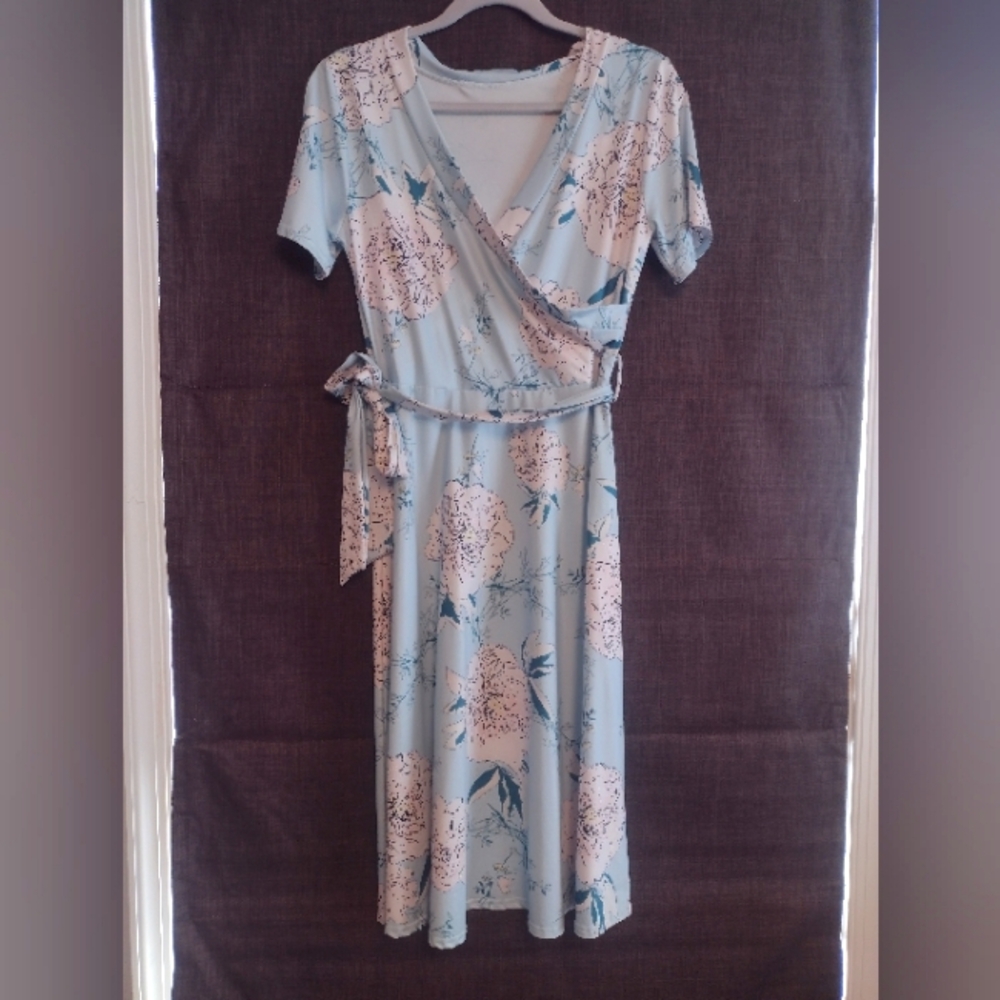 Floral Wrap Midi Dress in Light Blue